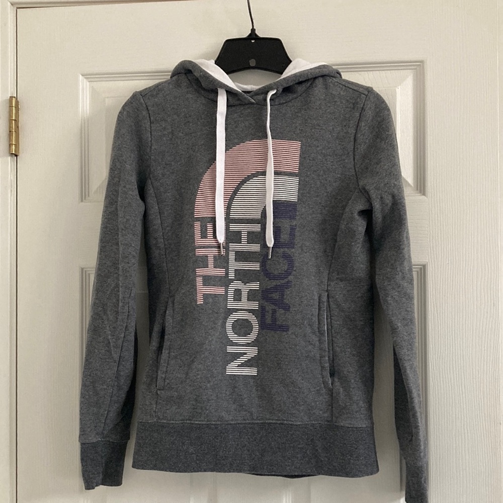 Women’s North Face Hoodie, XS